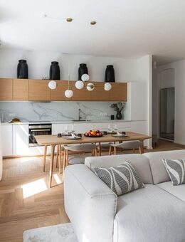 Charmante, bezugsfreie 3-Zi-Wohnung mit Balkon in F'hain - Berlin