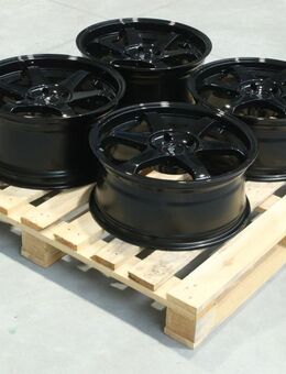 Japan Racing JR3 18-18x8-9 ET35-38 Felgenset - Neuhaus (Inn)
