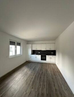 Extrem großzügige 3 Zimmer Wohnung mit Balkon im 1. OG - Langenhagen