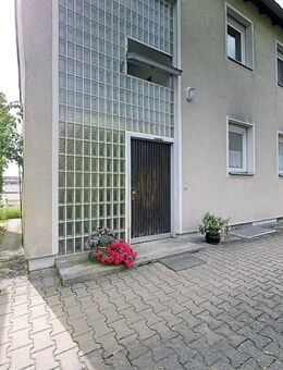 Charmantes Zweifamilienhaus mit grünem Gemeinschaftsgarten und ruhigem Wohnkomfort - Ansbach