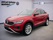 VW T-Roc, 1.5 TSI LIFE, Jahr 2024 - Walldorf (Baden-Württemberg)