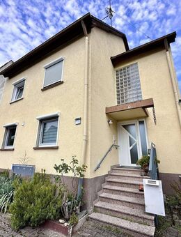 ?? Frankfurt-Goldstein: Gepflegtes 3-Familienhaus mit Garten, Garagen & Bonus - Frankfurt (Main)