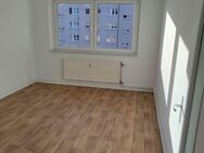 200 € | 59 qm | 3 ZKB mit Balkon | 4. OG | Günstige Fernwärme - Mücheln (Geiseltal)