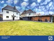 Stadtvilla in Celle mit Solaranlage, Spielplatzanlage, ausgebautem Keller, Carport und Terrasse - Celle