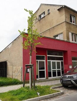 Hauptstadtmakler-Bezugsfreies Mehrfamilienhaus mit Gewerbeeinheit - Luckenwalde