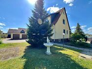 Kemnath ~ Gepflegtes 2-Familienhaus mit tollem Grundstück in ruhiger Lage ~ zwei Garagen ~ Großer Balkon uvm. - Postbauer-Heng (Markt)