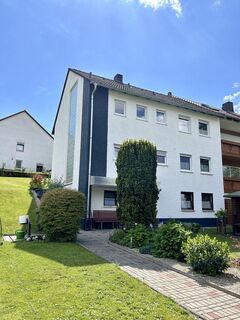 modernisiertes Zweifamilienhaus mit 3 Garagen, in Schwabach, OT. Dietersdorf, von privat