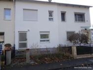 Berlin-Spandau: Reihenmittelhaus mit 3-4 Zimmern, 2 Bäder und Garten mit Terrasse, in Haselhorst. - Berlin