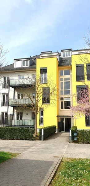 Durchdachtes Energiekonzept - 2012 sanierte ca. 74 m² große 2-Zimmerwohnung, 2 Balkone, u.v.m.