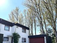 Charmantes Reihenendhaus inkl. Doppelgarage mit vielseitigen Nutzungsmöglichkeiten - ruhig gelegen ! - Frankfurt (Main)