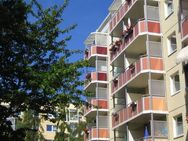 Leicht erreichbare 2-Raum-Wohnung mit Balkon im Grünen - Gera