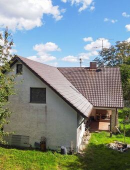 *** bezugsfrei *** Zweifamilienhaus mit großflächigem Garten & Garage *** unterkellert *** - Dillingen (Donau)