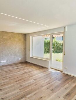 Stilvolle 4,5-Zi.-Wohnung mit Terrasse, Garten und Stellplatz! - Waldstetten (Baden-Württemberg)