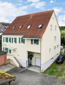 Stilvoll kernsaniertes Bauernhaus mit Garten, Terrasse, 2x Carports & Gewölbekeller - Hochdorf (Regierungsbezirk Stuttgart)