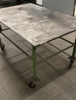 Schweißtisch fahrbar auf Rollen - Velbert