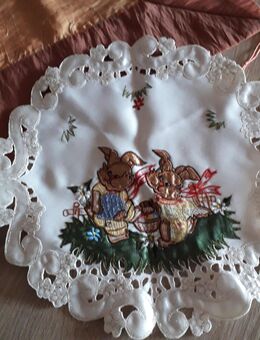 Osterdeckchen klein creme Durchmesser 29 cm - Euskirchen