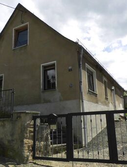 Teilsaniertes EFH mit Grundstück und Holzgartenhaus in ruhiger Randlage zu verkaufen! - Netzschkau