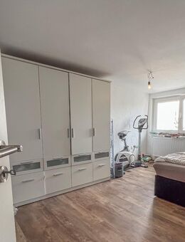 Großzügige 3,5-Zi. Wohnung mit Balkon in Wangen - Wangen