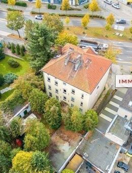 IMMOBERLIN.DE - Schönes Wohn-/Geschäftshaus mit Potential & Remise auf teilbarem Baugrundstück im Lichtenrader Zentrum - Berlin