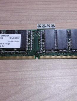 128MB INFINION PC133-333-520 SD-RAM 133MHz CL3 DIMM HYS64V16902GU-7.5-C2 #30 - Radolfzell (Bodensee) Zentrum
