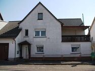 Saniertes Haus mit 2 Garagen und schönem Garten - Mitten in Buchholz!! - Buchholz (Westerwald)