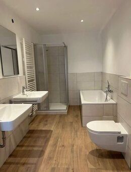 Untersiemau - frisch renoviert - großzügige 6,5-Zi-Whg. - über 160 m² - Echtholzparkett! - Untersiemau