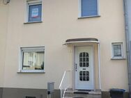 Zum Verkauf steht ein charmantes gepflegtes Reihenmittelhaus in ruhiger, zentraler Lage von Sömmerda - Sömmerda