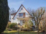 Großes Einfamilienhaus mit herrlichem Garten in familienfreundlicher Lage von Wellingsbüttel - Hamburg