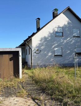 Wohnhaus mit großzügigem Grundstück & Sanierungsstau in Amberg-Karmensölden zu verkaufen! - Amberg