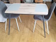 Tisch mit 2 Stühlen / Neuwertig / Kauf 02/2024 - Herzogenrath