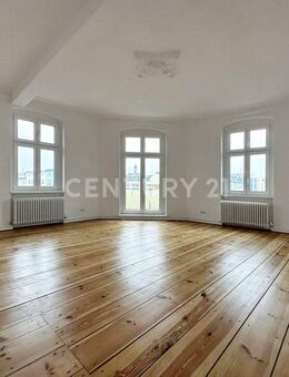 Drei-Zimmer-Wohnung in zentraler Lage mit Balkon - 4.OG re. - Berlin