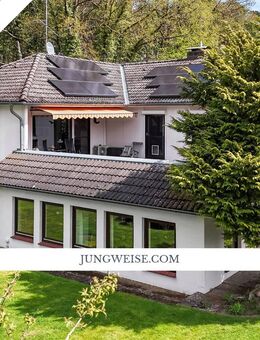 Mehrgenerationshaus mit Einliegerwohnung, Doppelgarage & Traumgarten in Welle - Welle