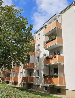 schöne 4-Raum-Wohnung mit Balkon in Halle (Saale) - Halle (Saale)