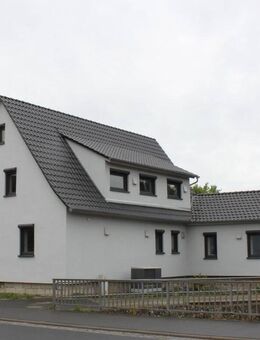 Für alle, die mehr verlangen.... Modernes, kernsarniertes KFW 55 Haus mit Wärmepumpe und PV-Anlage - Sulzfeld (Bayern)