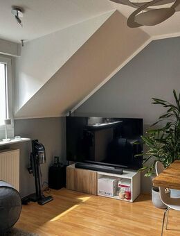 Gemütliche Dachgeschosswohnung mit Balkon - Hier wartet Ihr neues Zuhause auf Sie - Schwelm