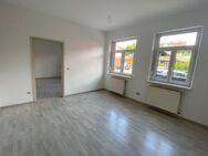 Ruhige 3-Zimmer-Wohnung, zentral in Zirndorf, in kernsaniertem Altbau, sofort bezugsfertig - Zirndorf