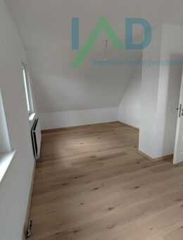 Saniertes Einfamilienhaus mit Wintergarten, Einliegerwohnung und optionalem Baugrundstück - Wittorf