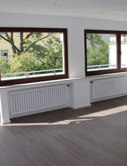 Traumhaftes 1-Raum-Appartement - separate Küche mit EBK - Duschbad m. Fenster - großer Balkon - Stellplatz - Mülheim (Ruhr)