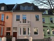 Wunderschöner Altbau in Bestlage: Stilvolles Wohnen mit großem Garten in charmanter Straße - Düsseldorf
