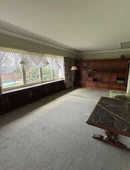 Einfamilienhaus in Top-Lage von Bad Laer mit großem Grundstück, Kurparkblick und Ausbaupotenzial - Bad Laer