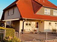 Familienfreundliche Doppelhaushälfte mit Kamin und Pool - Pinnow (Brandenburg)