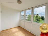 In Renovierung: Wohnung mit sonnigem Wintergarten und neuer Einbauküche - Dresden