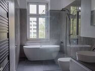 Erstbezug: Altbauwohnung im Neuzustand am Landwehrkanal nahe Tiergarten, Luxuriös, Aufzug, Balkon, EBK - Berlin