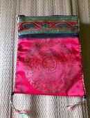 Kleine rote Tasche mit chinesischem Muster zum Umhängen in 90419