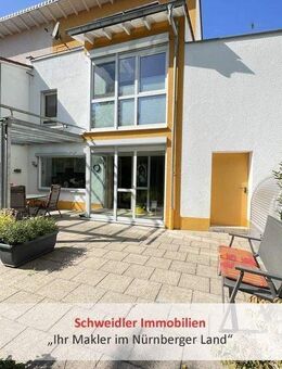 Baujahr 2000 trifft rund 160 m² Wohnfläche - Reiheneckhaus mit Carport in Rückersdorf-Strengenberg - Rückersdorf (Bayern)