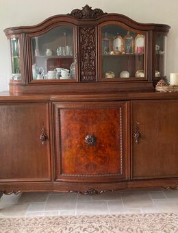 Antikes Klassisches Buffet mit passender Vitrine - Langenhagen