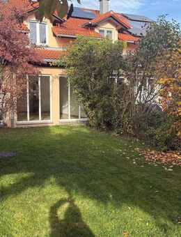 I. I. TEAM: Familienfreundliches, sonnendurchflutetes Haus mit Balkon und Terrasse in Schechen - Schechen