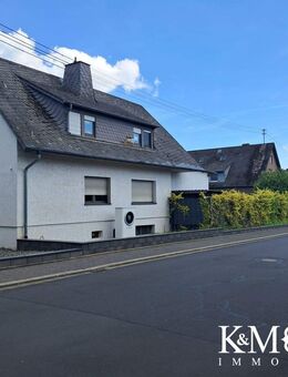 Charmantes Zweifamilienhaus mit großem Grundstück, moderner Heizung und vielseitiger Nutzung - Polch