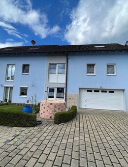 Mehrfamilienhaus mit drei separaten Wohneinheiten und großer Werkstatthalle in Haundorf - Haundorf