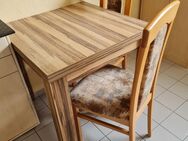 Esstisch mit 2 Stühlen zu verschenken - Vaterstetten